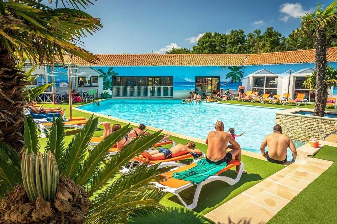 Camping 4 Etoiles - Parc Aquatique - Eei0Fi แซ็งต์-จอร์จส์-โดเลรง ภายนอก รูปภาพ